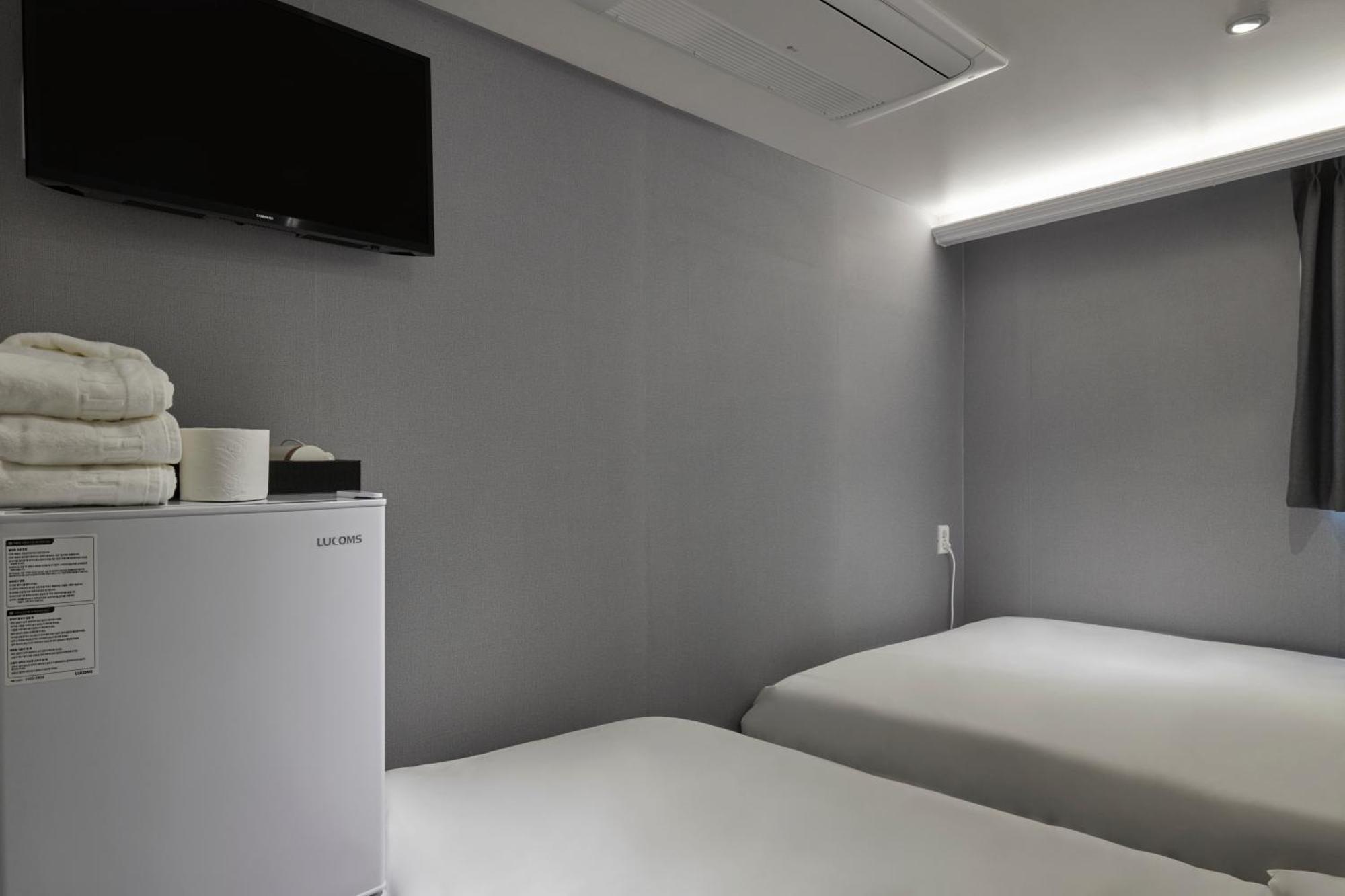 Eight Rest Jong-ro Hotel 2*