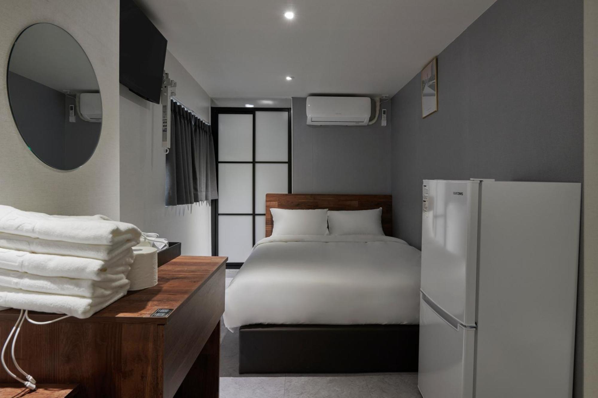 Eight Rest Jong-ro Hotel 2*